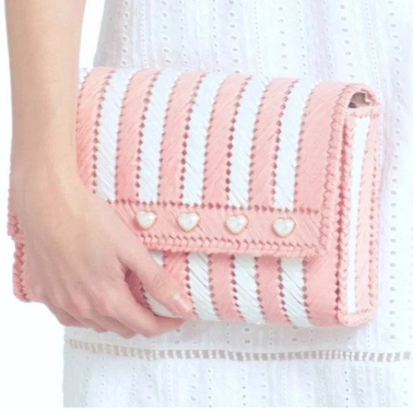 BTB Los Angeles Gizell Clutch interwoven straw clutch heart shape hardware. - Picture 3 of 11